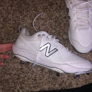 New Balance Womens Fresh Foam Velo 2’s Softaball Shoes